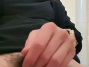 日本人女性が仕事中にトイレでオナニー 5/16