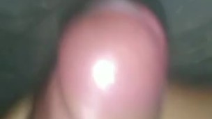 Hombre se masturba hasta venirse 🔥