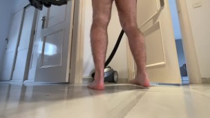 Honey I shrunk the stepson - chased by giant vacuum cleaner