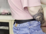 mi novia contrato a una empleada domestica y me la folle en la cocina y se dejo 10/16