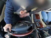 欲求不満な人妻はドライブ中に手コキで射精させてくる 11/16