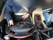 欲求不満な人妻はドライブ中に手コキで射精させてくる 5/16