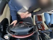 欲求不満な人妻はドライブ中に手コキで射精させてくる 9/16