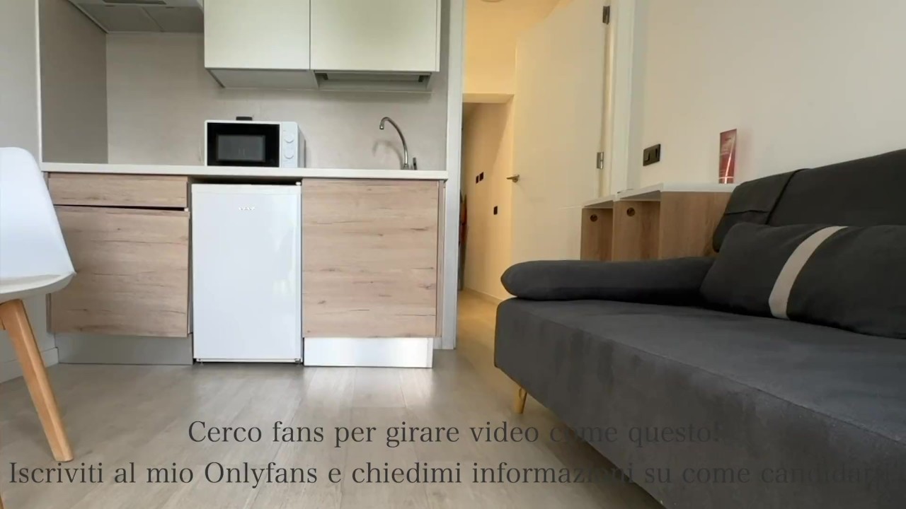 L'idraulico maiale il culo da sotto il vestito e ha un bel cazzo (DIALOGHI ITALIANI) - Free Sex Video - RedTube