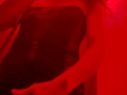 Cassandra Bcbg se touche dans les toilettes d’un bar Libertin. Brunette super chaude !! Milf Amateur 14/16