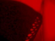 Cassandra Bcbg se touche dans les toilettes d’un bar Libertin. Brunette super chaude !! Milf Amateur 8/16