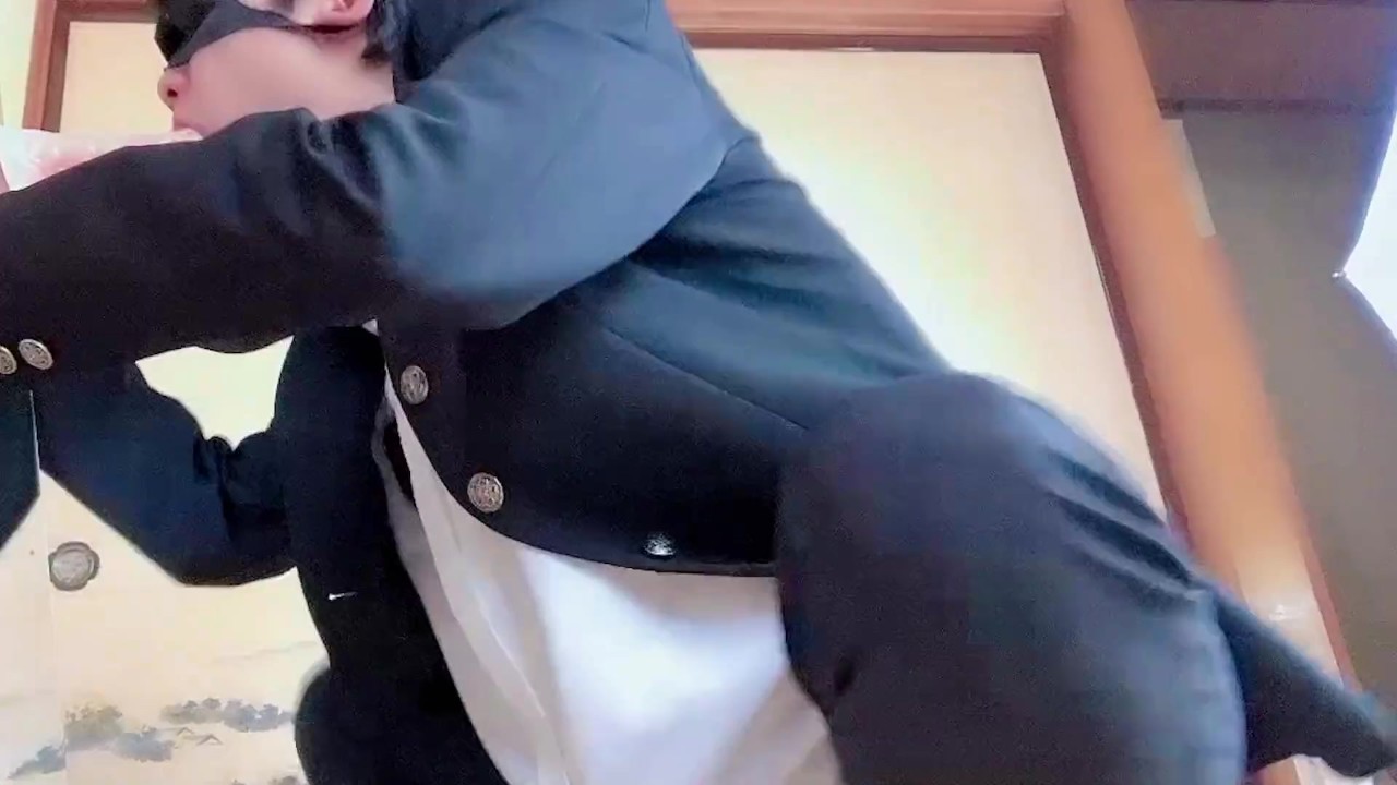 ヤンキー高校生は初めてみる友達のフル勃起したチンコに戸惑いつつフェラをする - Video di sesso gratis - RedTube