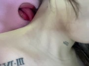 la  de mi novio de sedujo cuando estaba de visita y me toco en su casa 1/16