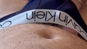 Il mio ragazzo succhia il mio grosso cazzo italiano