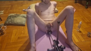 Guy fuck machine toys his asshole