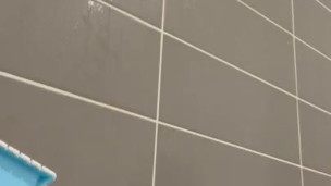 Male in the shower cum massive on the tiles !! Big cum