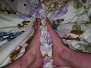 Spiele ein bisschen mit meinen Füßen 🤭🥰 13/16