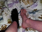 Spiele ein bisschen mit meinen Füßen 🤭🥰 3/16