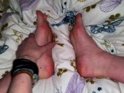 Spiele ein bisschen mit meinen Füßen 🤭🥰 5/16