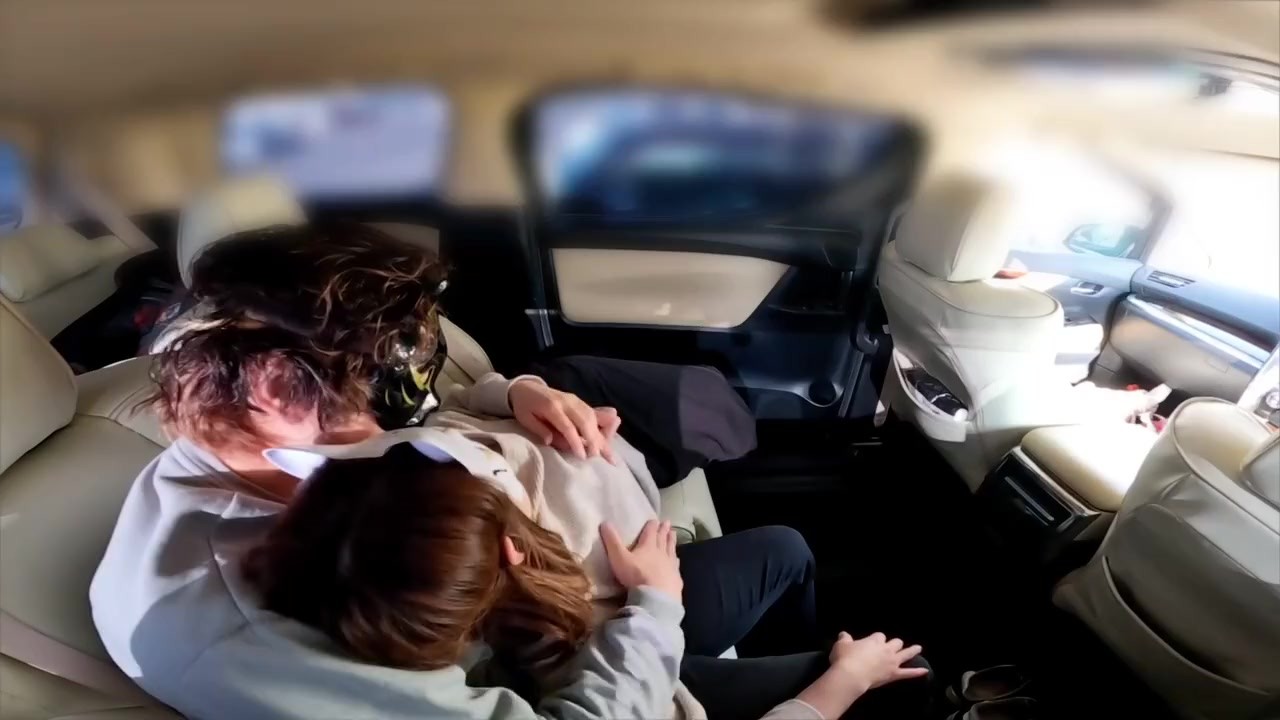 不倫デート中に欲情してカーセックス。初めて口をオナホに大量射精。そのまま中出しセックス。 - Free Sex Video - RedTube