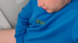 Me encanta masturbarme y tomar mi leche.