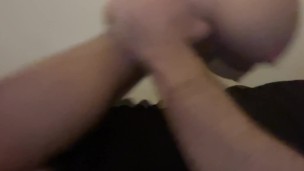 Je baise ma poupée et termine dans sa chatte