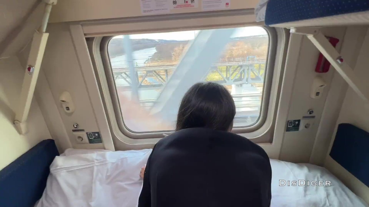 Seduziu o condutor no trem e fodeu enquanto ela descansava - Vídeo de sexo grátis - RedTube