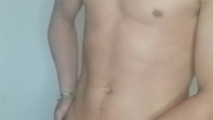 Hot masturbándome solo en casa