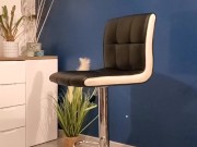 Amatrice française Sodomisée sur un tabouret 1/16