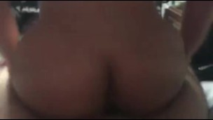 Solo en la casa de mi novia, la convenzo de coger