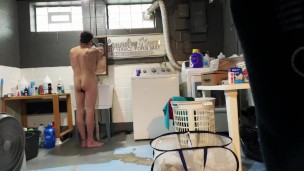 INSERTING A HUGE ANAL PLUG UP MY BUTT WHILE DOING LAUNDRY