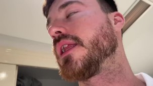 Macrophilia - giant landlord shrinks and eats you vore