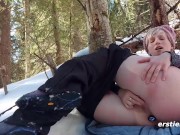 Ersties - Heißer Squirt mit Analplug abseits der Ski-Piste 15/16