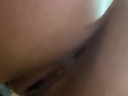 Mujer calentona le gusta meterse su dildo rosa 2/16