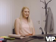 VIP4K. Charmer loves money so pussy-penetration is just a nice bonus 4/16