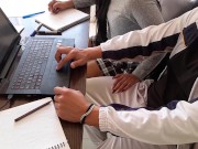 Despues de la ESCUELA Mi compañera de clase me provoca EXITACION, me la chupa y tenemos sexo en casa 1/16