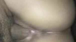 Ella monta mi polla como un POV cuando mi hermanastra no está en casa