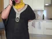 شرموطة محترفة تنصح بنت عزبة كيف تنيك من الخلف 14/16