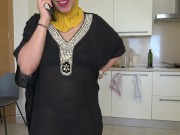 شرموطة محترفة تنصح بنت عزبة كيف تنيك من الخلف 8/16