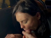 Сводная сестричка помыла машину и не забыла про член водителя. Вдоволь наглоталась спермы 16/16