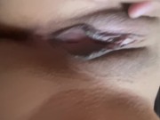 Latina calentona se toca a escondidas de sus padres 7/16