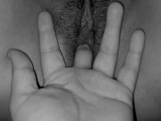 El pendejo de mi esposo no me sabe complacer, quieres hacerlo tu?