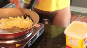 FRYING SKINLED EGG