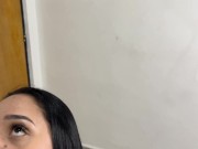 Madrastra Caliente Buscando en el Closet para Tentar a su Hijastro con su Gran Culo 7/16