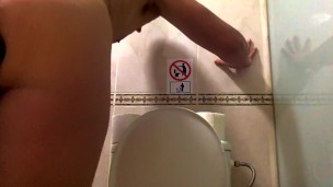 Ffunbutt's anal gaping with a glass pot and shows his rose butt (preview. Full video in OF)