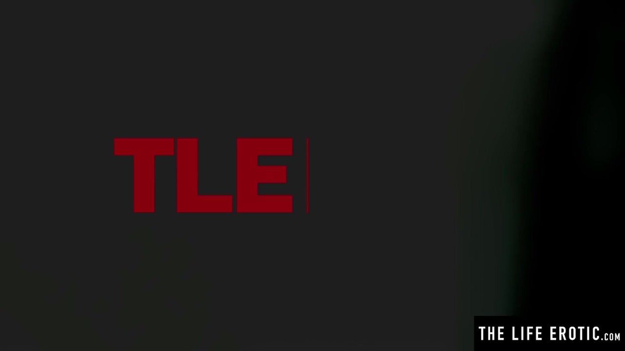 this sexy redhead masturbate during a hot striptease - Video di sesso gratis - RedTube