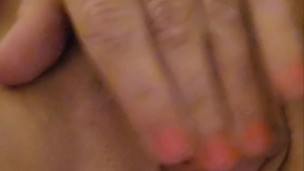 Horny LilRileyRed rubbing on her pussy