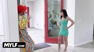 Beautiful Milfs With Banging Bodies Mandy Rhea and Mandy Rhea Agree To Suck Dick Full Movie - Mylf