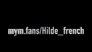 HILDE_FRENCH - UNE JEUNE FEMME SEXY DANS L'AVION