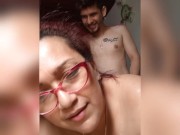 Vecinafollaconsuesposomientrasllamaasuamante