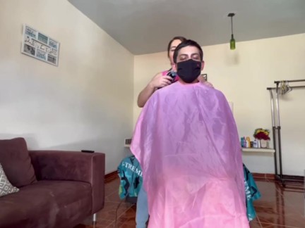 Rico cream pie a peluquera nalgona!