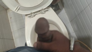 Morning Masturbation in commode