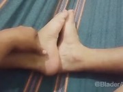 Massageando os pés 11/16