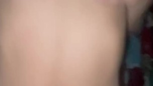 Me encanta rosar me vagina con una verga grande