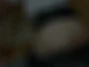【仕事中のOLがフェラ抜き】究極の斜め後ろアングル！尻好きにはたまらないエロ尻突き出しバキュームフェラ！口内発射！ - Screenshot 10 of 16 - 口内発射